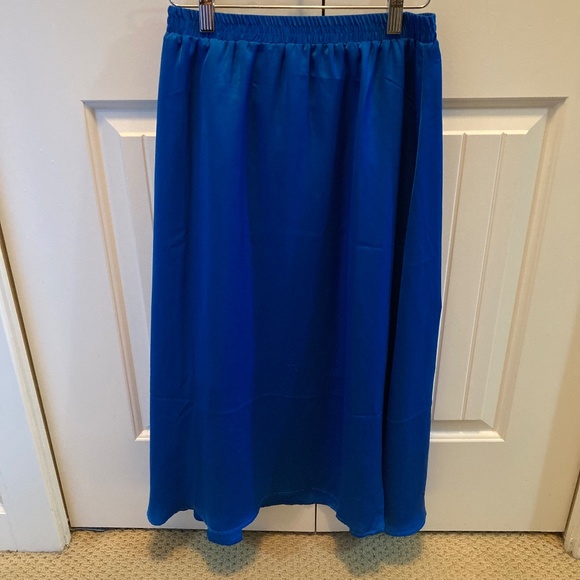 Flowy midi blue skirt - Picture 2 of 4